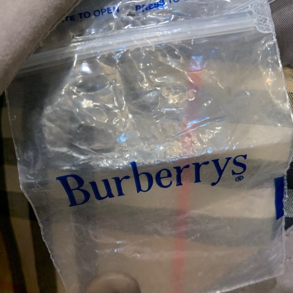 BURBERRY MEN’S COAT - Picture 9 of 15